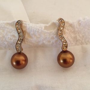 Crystals and gold pearl stud earrings